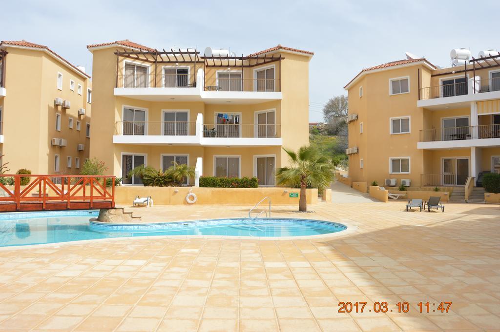 Luxury Apartment Paphos ภายนอก รูปภาพ