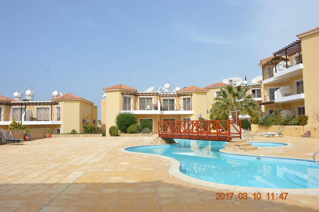 Luxury Apartment Paphos ภายนอก รูปภาพ