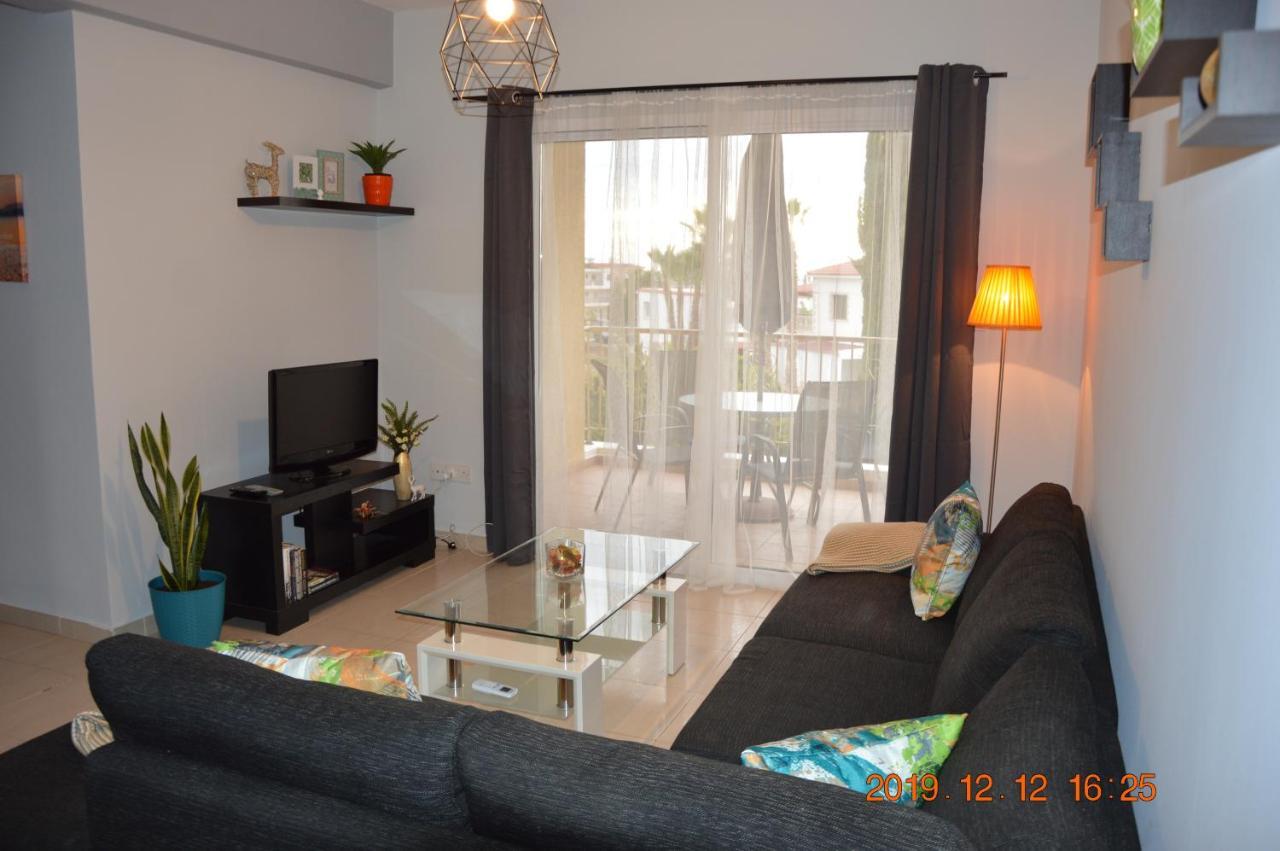 Luxury Apartment Paphos ภายนอก รูปภาพ