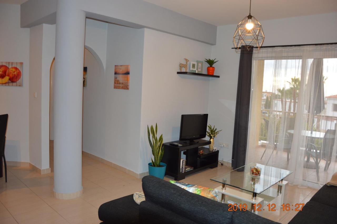 Luxury Apartment Paphos ภายนอก รูปภาพ