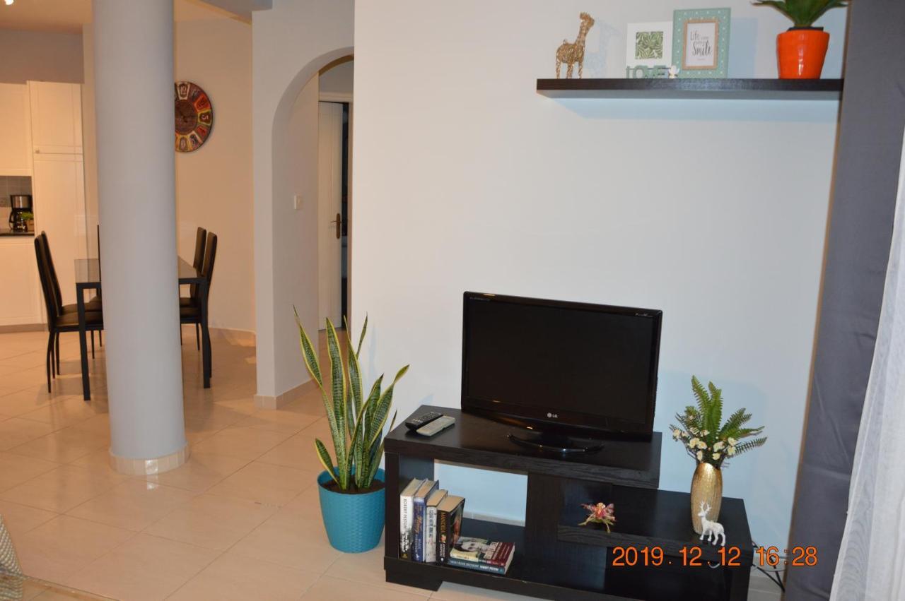 Luxury Apartment Paphos ภายนอก รูปภาพ