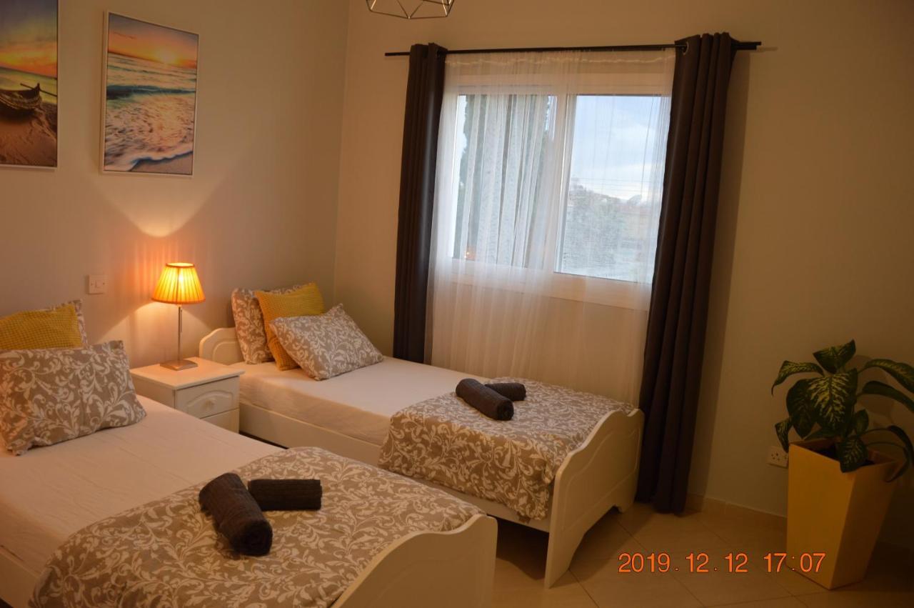 Luxury Apartment Paphos ภายนอก รูปภาพ