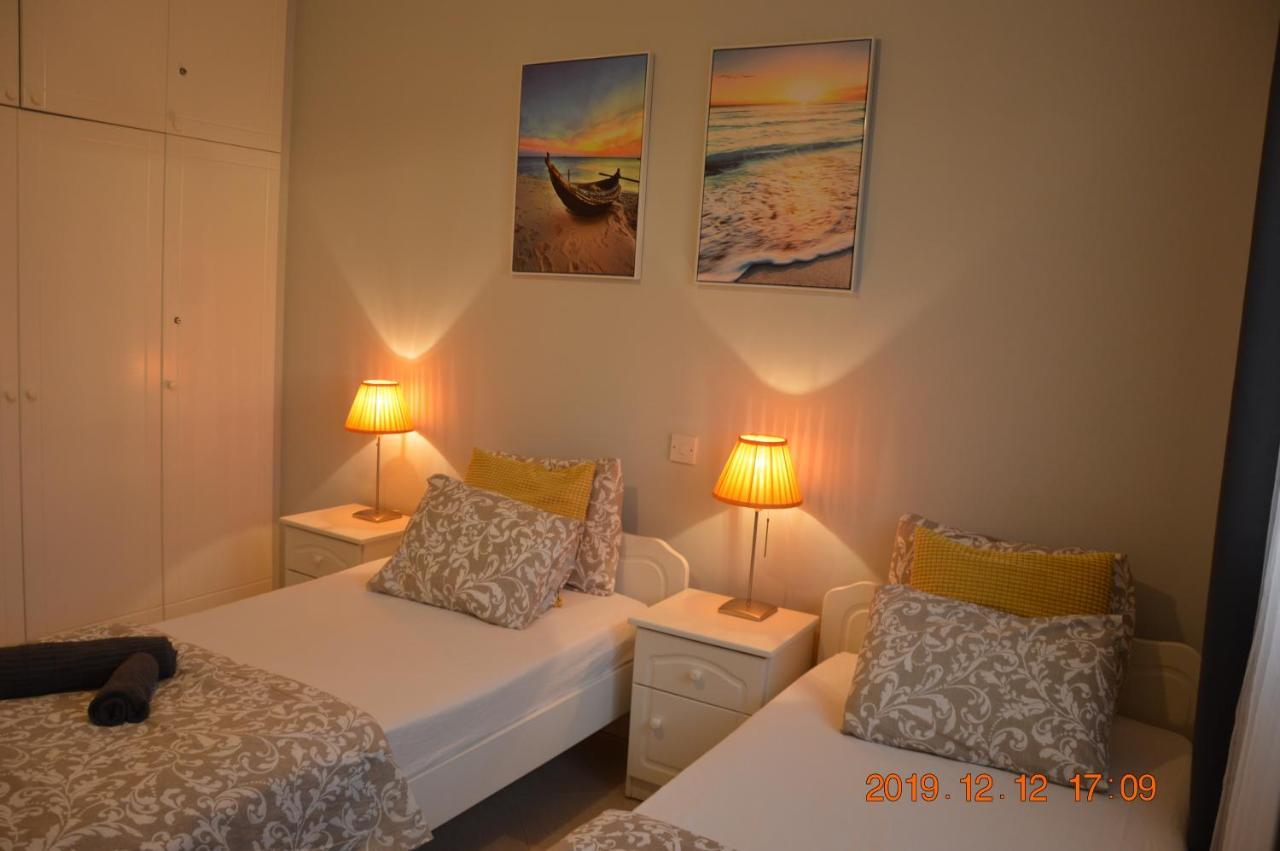 Luxury Apartment Paphos ภายนอก รูปภาพ
