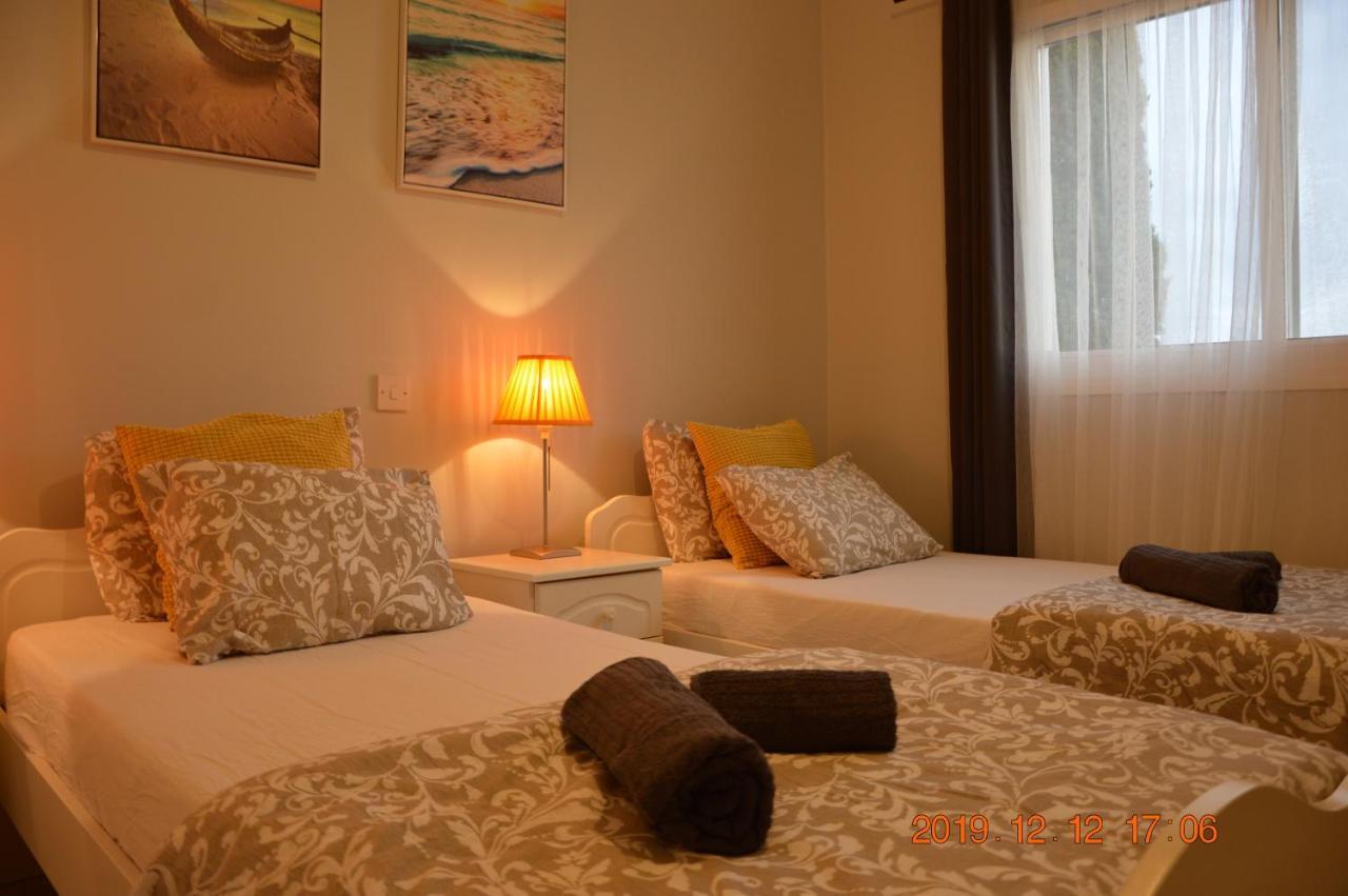 Luxury Apartment Paphos ภายนอก รูปภาพ